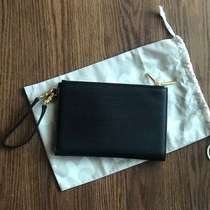 Dange Dover Signature Essentials Clutch
